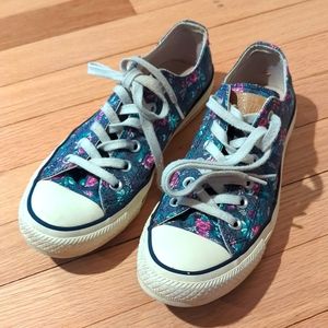Converse floral on Denim print Size 7